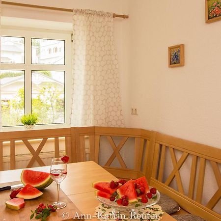 Ferienhaus Am Ufer - Ferienwohnung Strandsand 萨斯尼茨 外观 照片